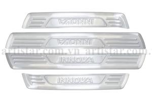 NẸP BƯỚC CHÂN NGOÀI INNOVA 2016 INOX